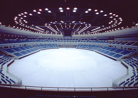Photograph of a retractable seat layout for an indoor athletic field