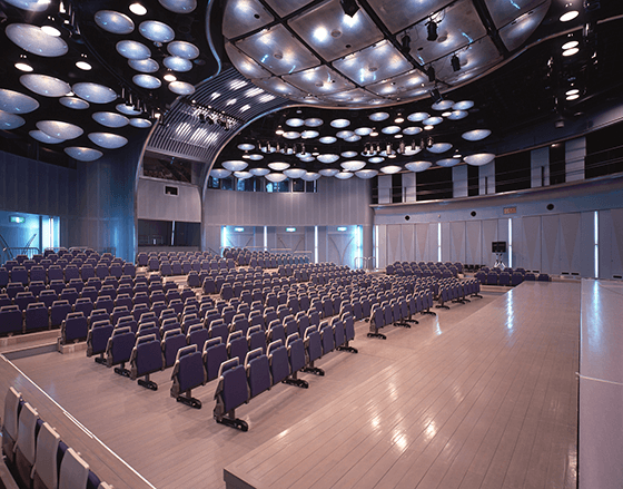 Photograph of Kobe Fashion Museum Orbis Hall (retractable seats for a multipurpose hall/arena)