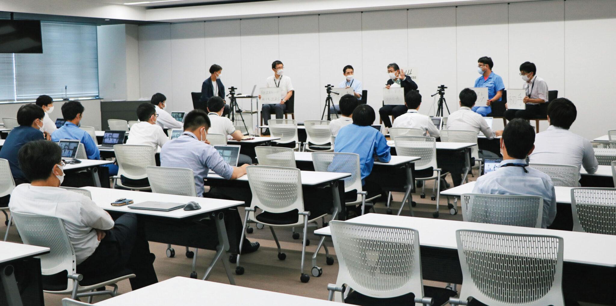 Scene from the seminar 