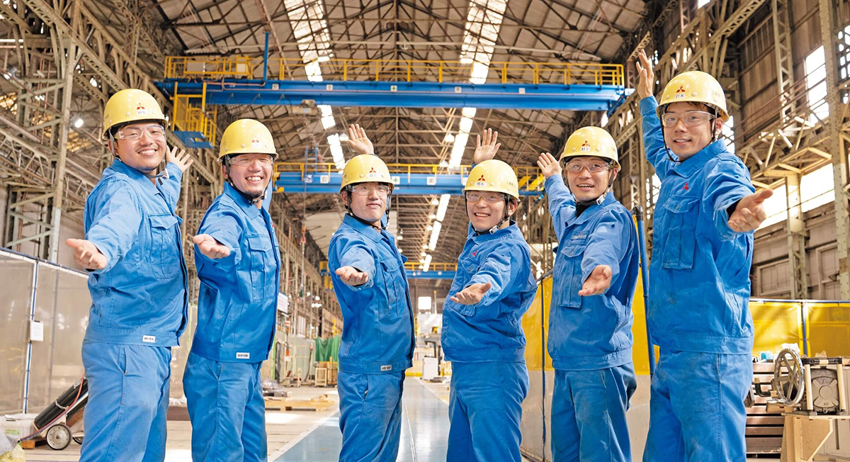 From left: Jin Tasaka, Rui Anno, Tomoya Takatsuki, Tsutomu Hashimoto, Tomoya Murakami, and Shun Iwamoto