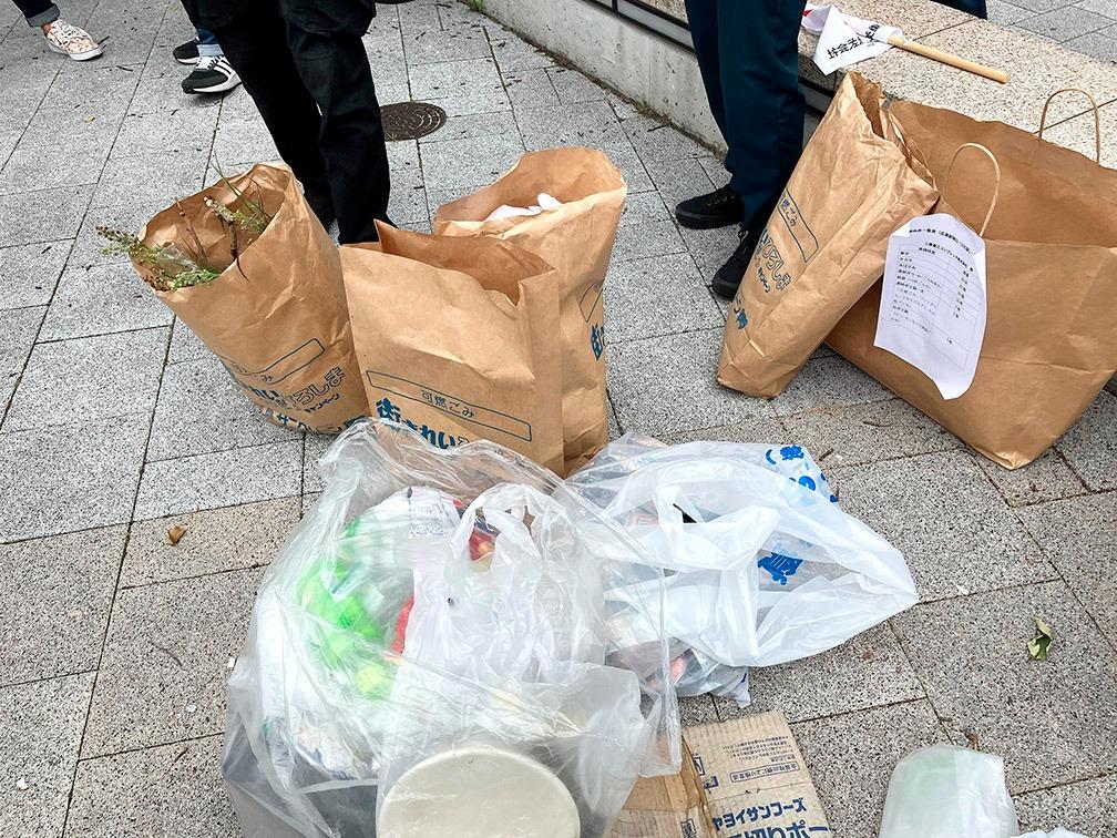 MCO collected one bag each of recyclable and non-burnable waste, plus three bags of burnable trash.