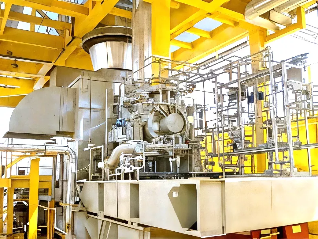 Wet gas compressor for offshore gas drilling facilities