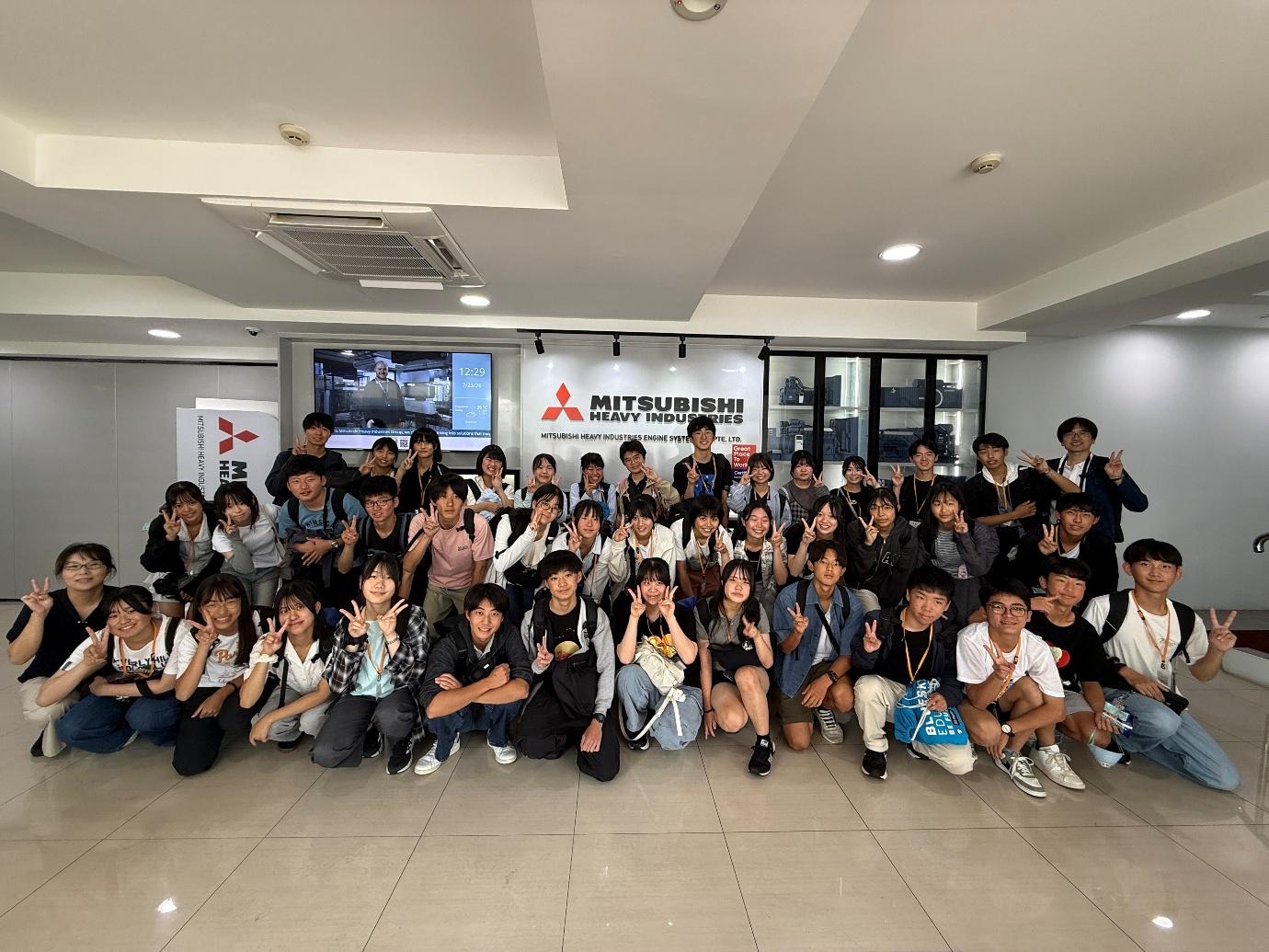 Japanese high school students and MHI-ESA employees during the Singapore facility visit