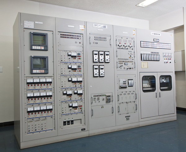 放射線中央警報監視盤