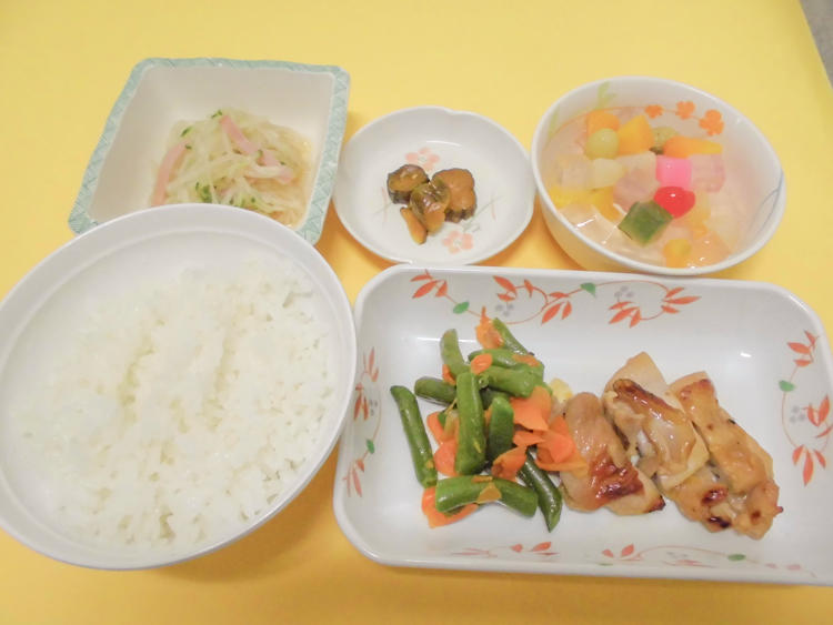写真:選択食A:鶏肉のママレード焼き