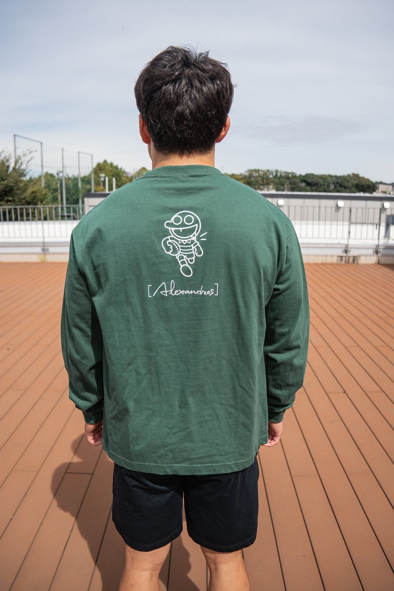 コラボ長袖Tシャツ 着用写真（背面）
