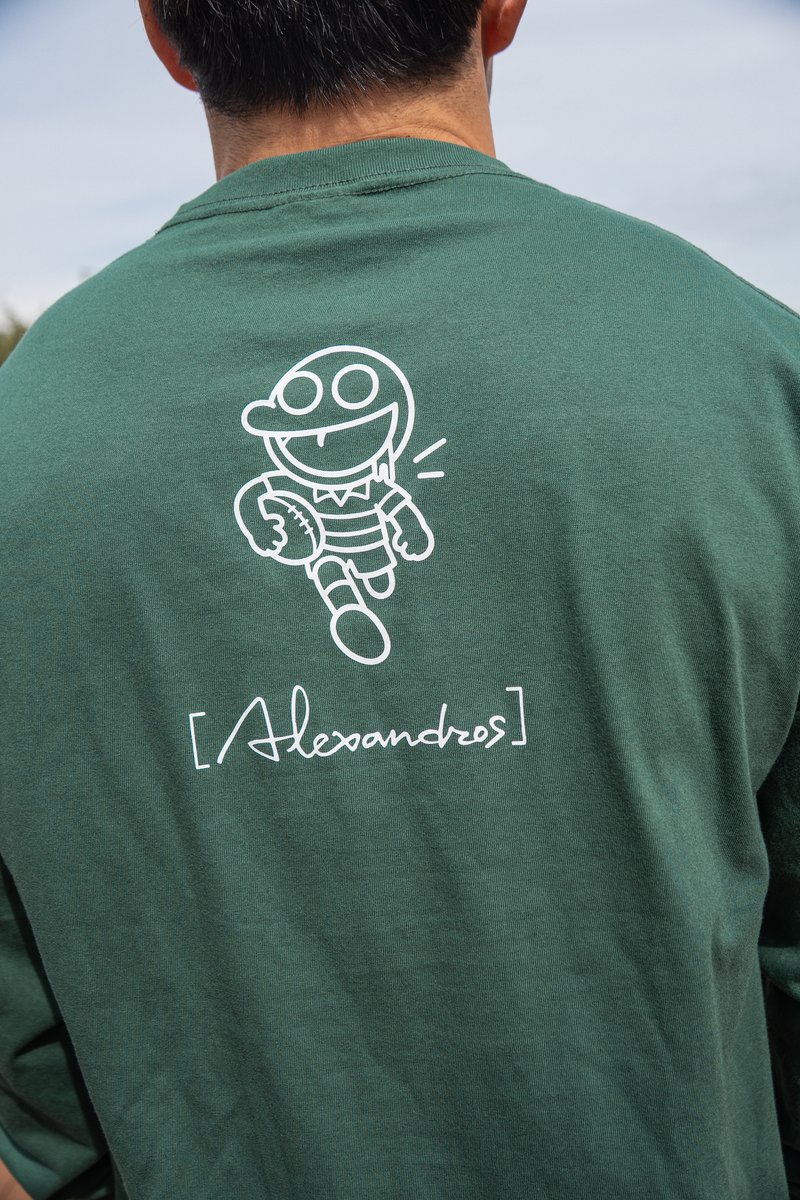 コラボ長袖Tシャツ 着用写真（背面（アップ））