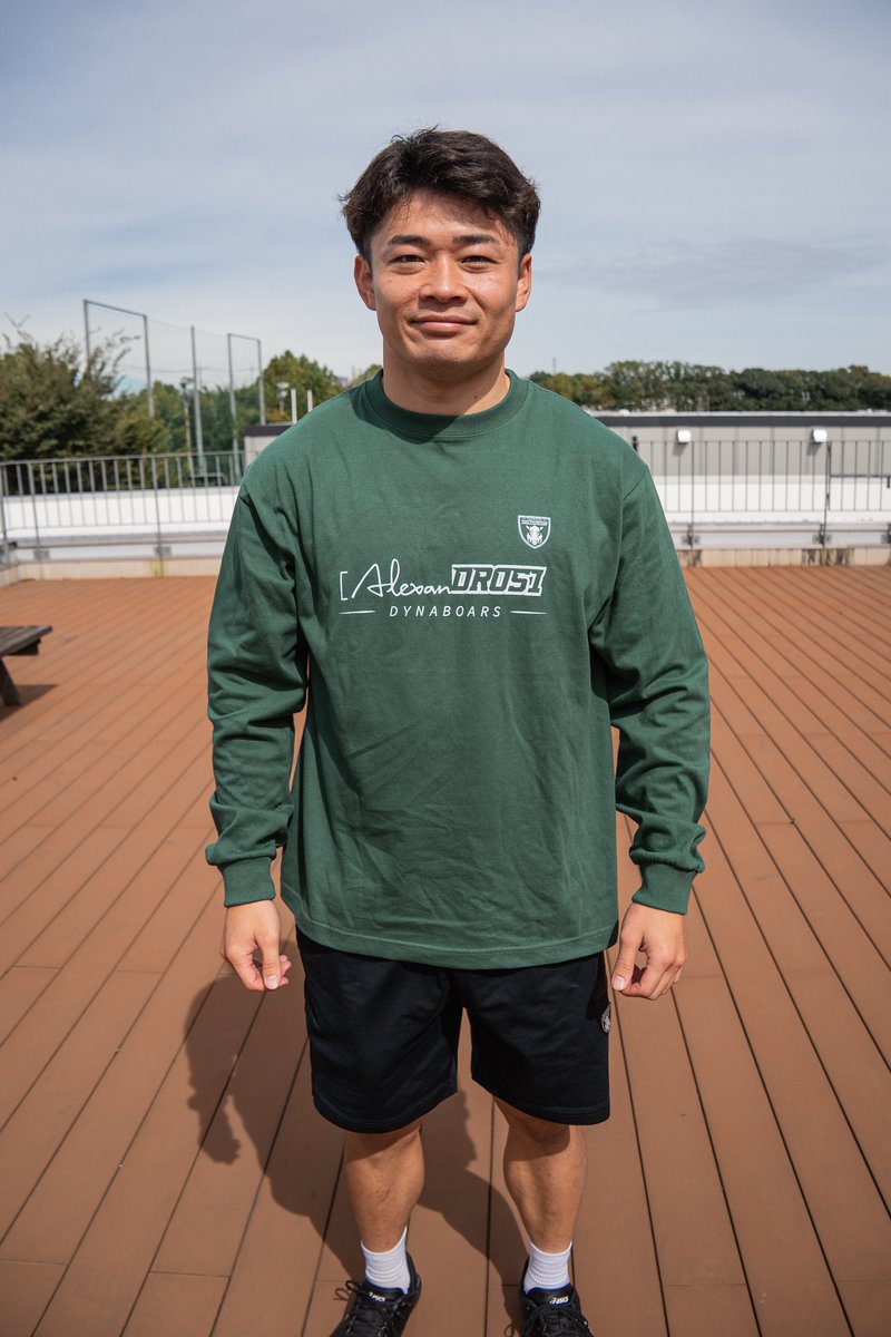 コラボ長袖Tシャツ 着用写真（前面）