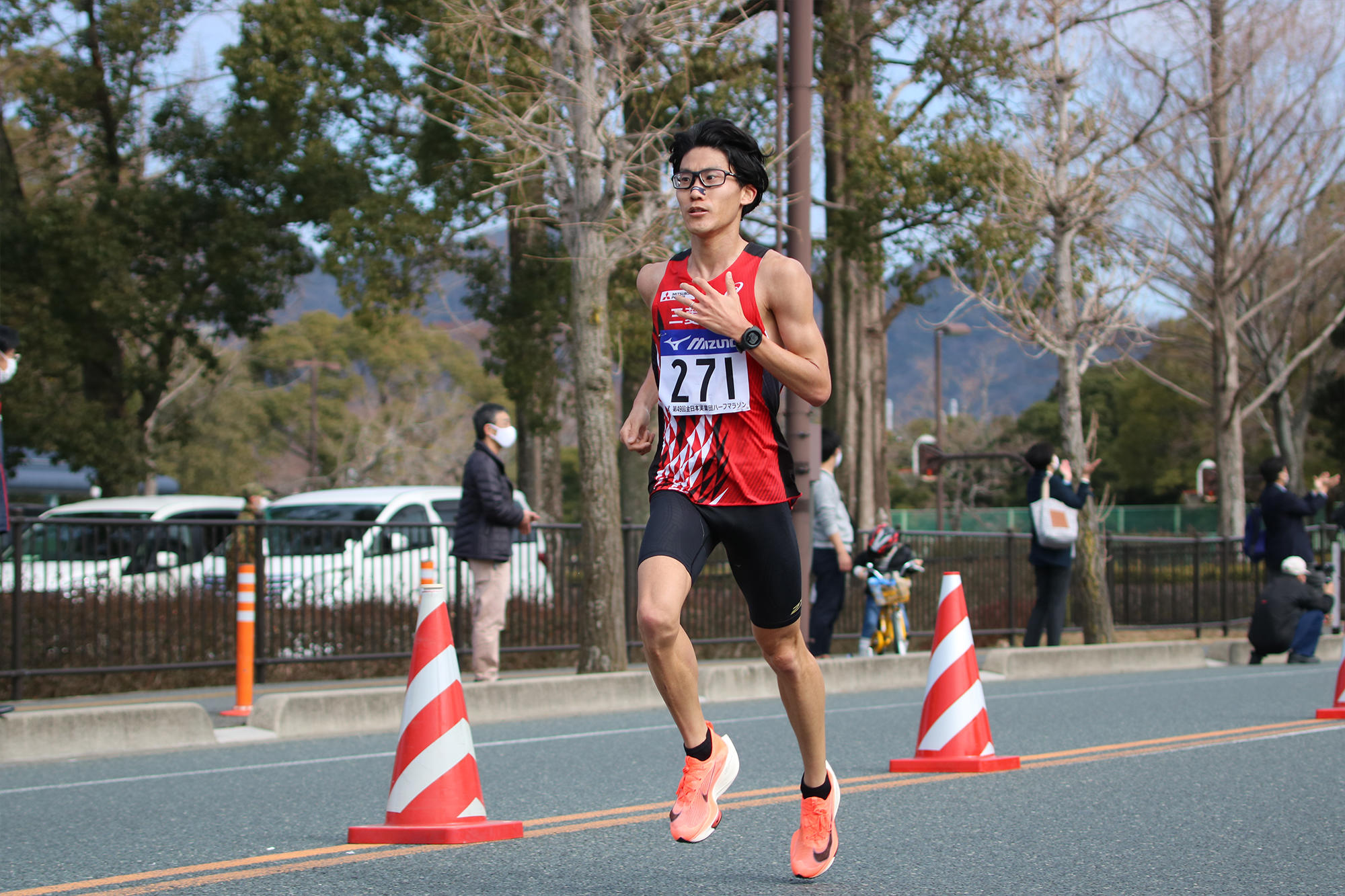 的野 選手