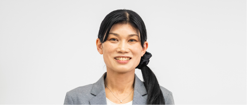 女性社員の写真