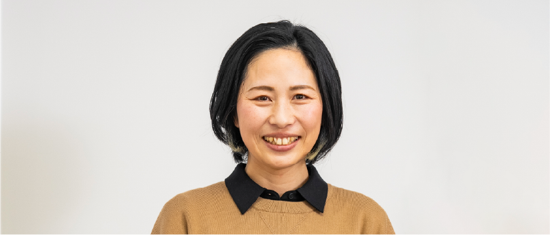 女性社員の写真