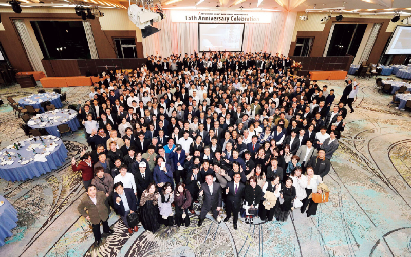 MCO設立15周年パーティーを盛大に開催