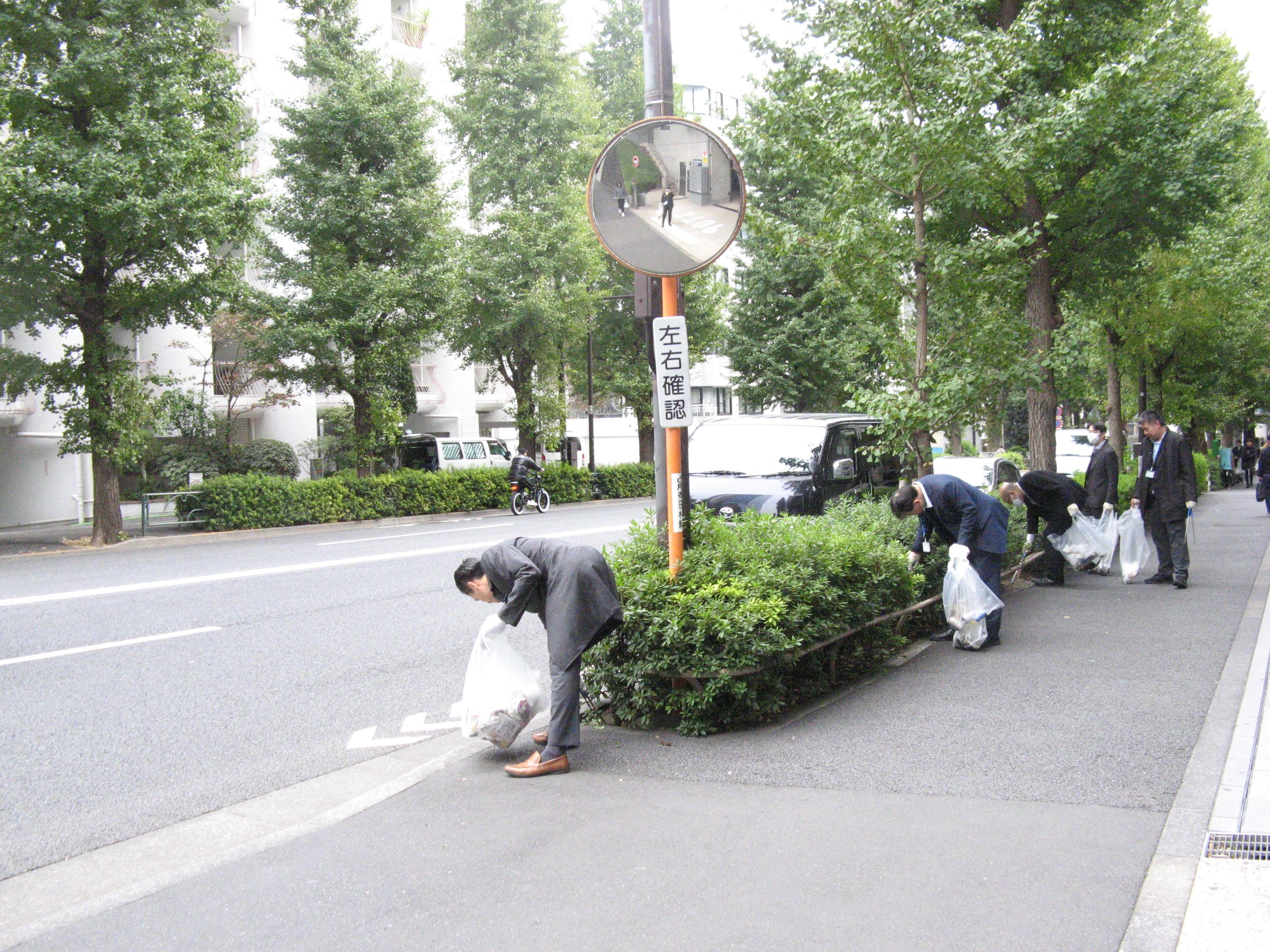 原宿本社地区（清掃風景）