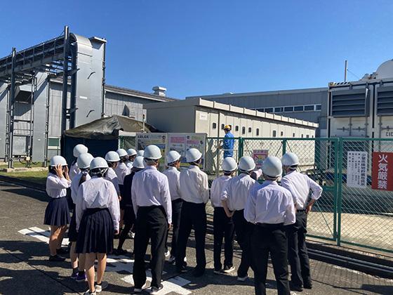 工場見学の様子