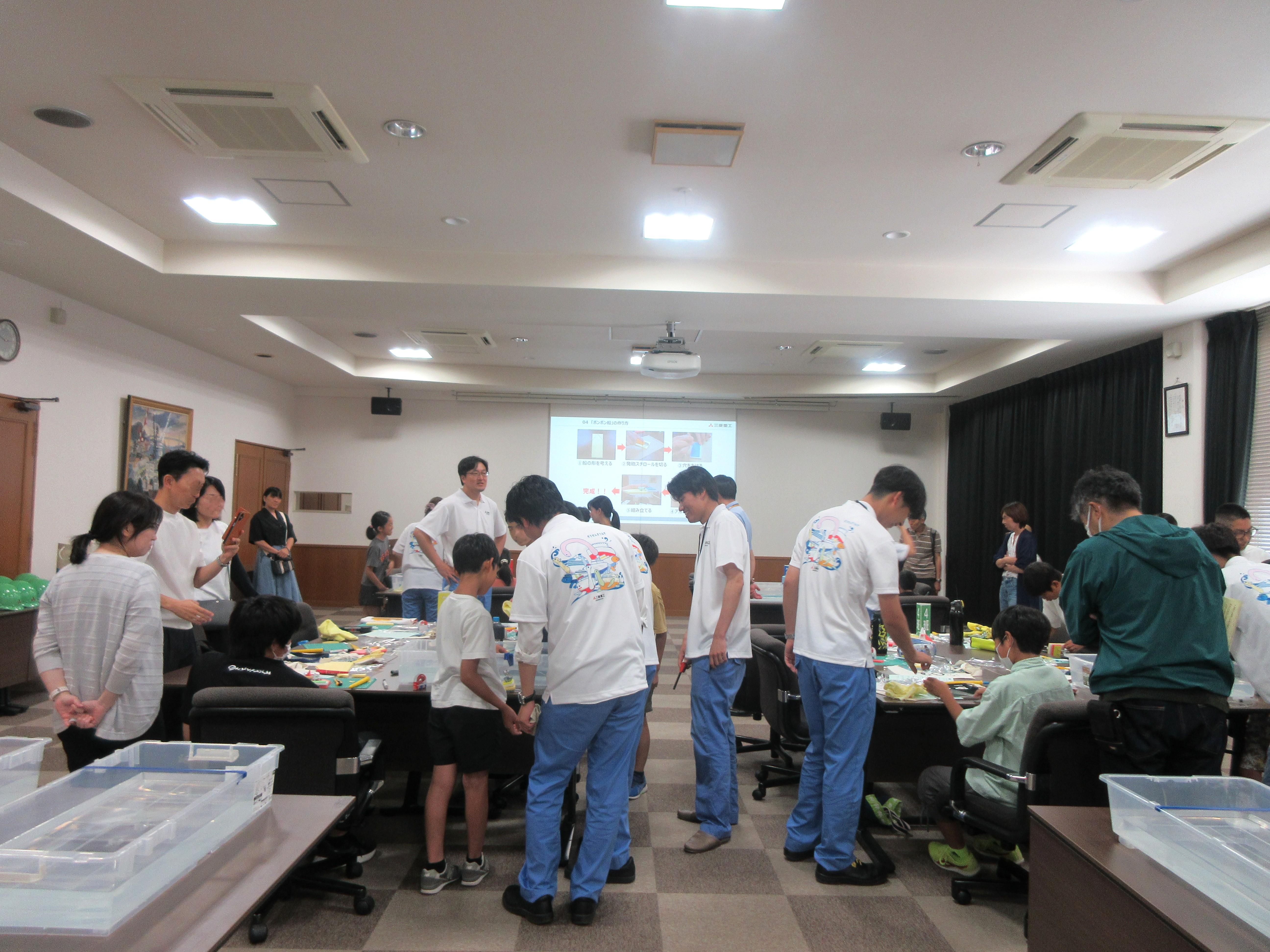 ジュニア科学教室（工作教室の様子）