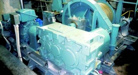 耐環境型電動式大型ウインチ