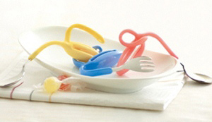 Eating utensils with malleable handles