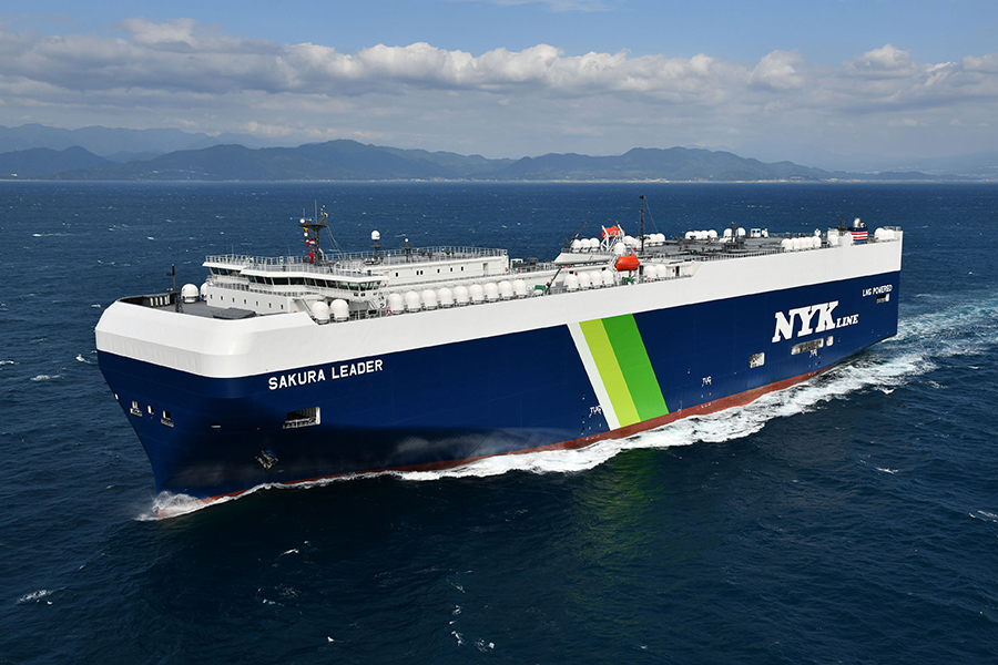 運航を開始したLNG燃料自動車船「SAKURA LEADER」