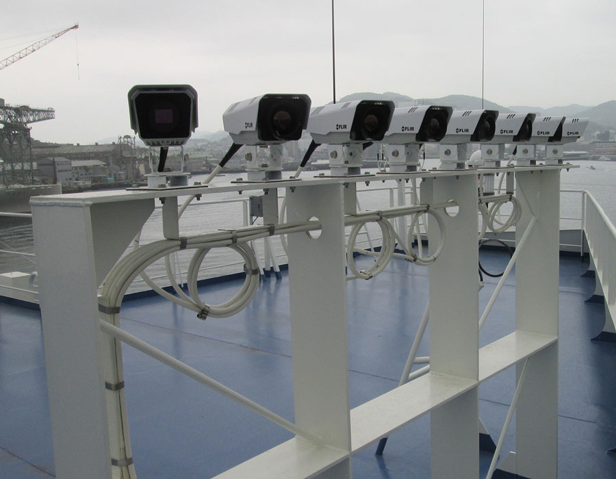 Infrared cameras detect obstacles and other vessels