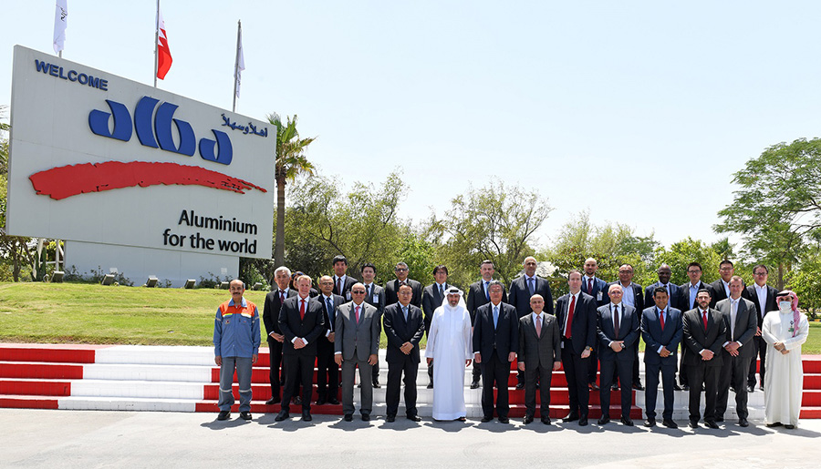 Group photo of Alba, Mitsubishi Power and SEPCOIII teams 