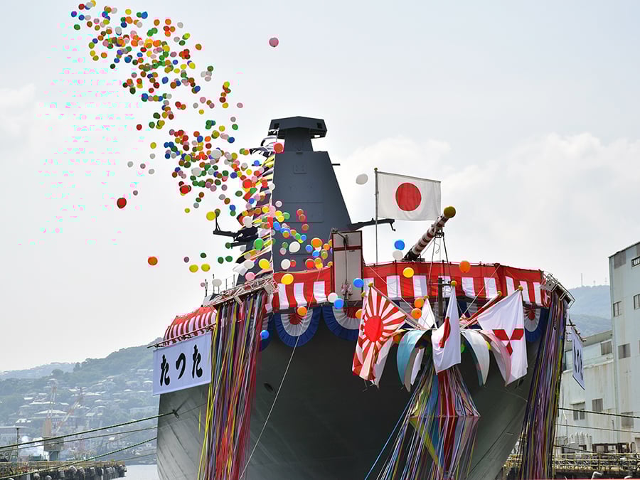 3900トン型護衛艦「ゆうべつ」 完工記念 防衛省向け3,900トン型護衛艦「ゆうべつ」の引渡式を三菱重工