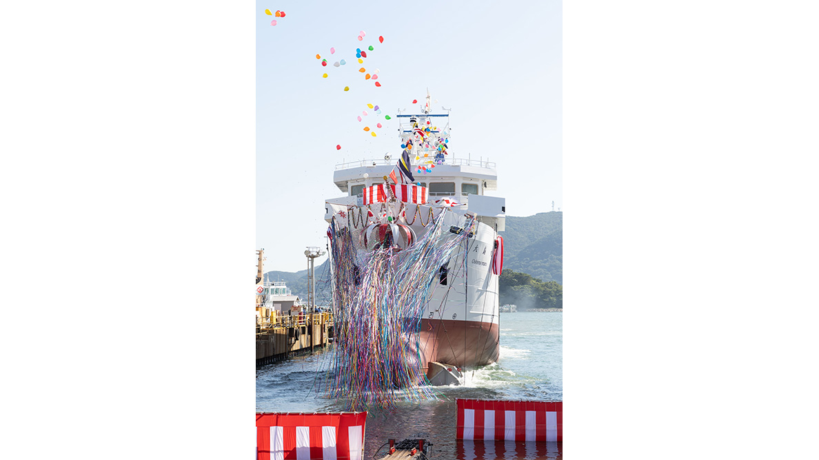 防衛省向け3,900トン型護衛艦「ゆうべつ」の命名・進水式を玉野で実施