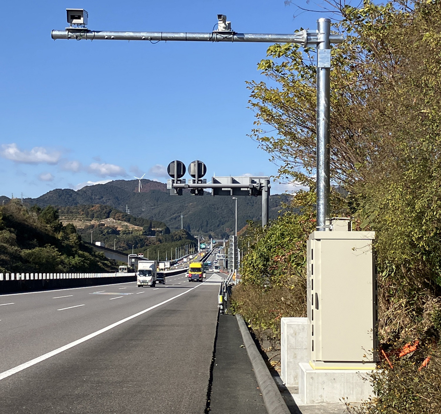 MHI-MS Delivers Merging Support Information System for Autonomous Truck Trial Project by MLIT-- Sensing Data, on Vehicles Traveling on the Main Highway Obtained Prior to Entering the Acceleration Lane, Supports Safe and Smooth Merging --