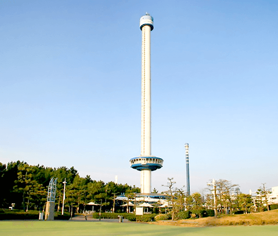 横浜八景島シーパラダイスタワー（回転展望タワー）の写真