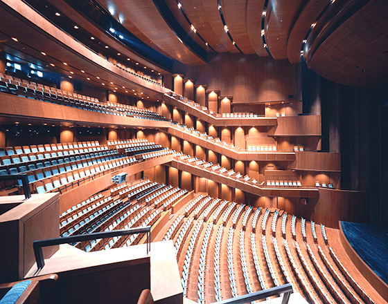 三菱重工 | 劇場舞台機構システム：新国立劇場 オペラ劇場