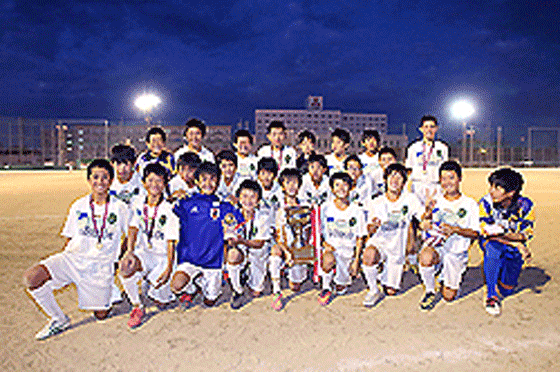 優勝した兵庫フットボールクラブの選手たち。神戸で開催されたき・ず・なカップにも出場。