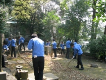 品川神社の清掃活動