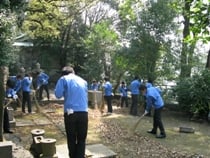 品川神社の清掃活動