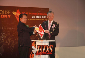 EGAT Governor Sutat Patmasiriwat (left) and MHI Director Ichiro Fukue