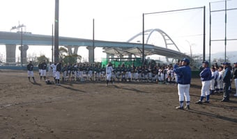 三菱重工神戸硬式野球部による技術指導の様子