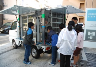 冷凍ユニットを搭載した車両