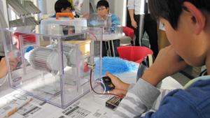 Experiment using refrigerated plastic bottles Experiment using refrigerated plastic bottles