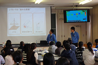 Experiments were explained using a thermoviewer (screen, upper right)