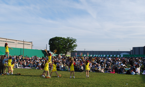 Kids' cheerleading contest team