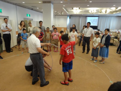 Experiment teaching air's properties