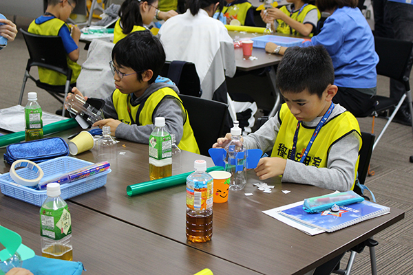 Making mini pencil water rockets