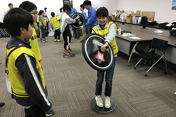 Using a wheel to learn about gyro technology