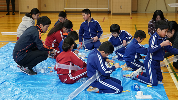 Crafting rockets from plastic umbrella covers