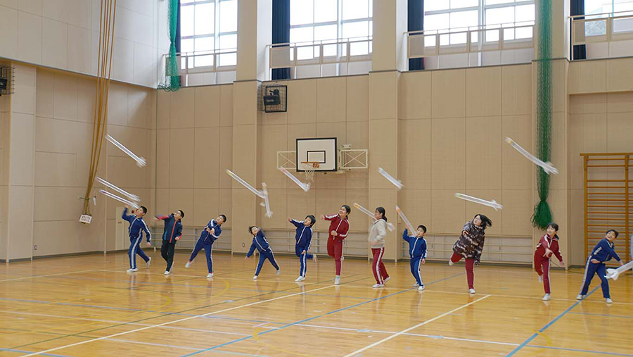 Launching the umbrella cover rockets