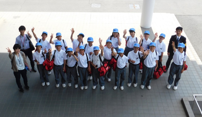 The first-year students from Daiwa Junior High School in Mihara