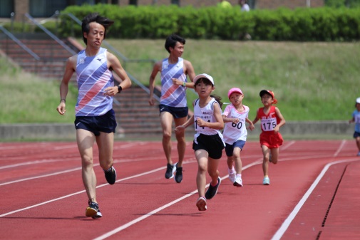 800m race for 1st and 2nd grade girls