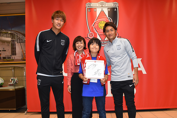 Autograph event with Kei Oshiro and Takahiro Sekine