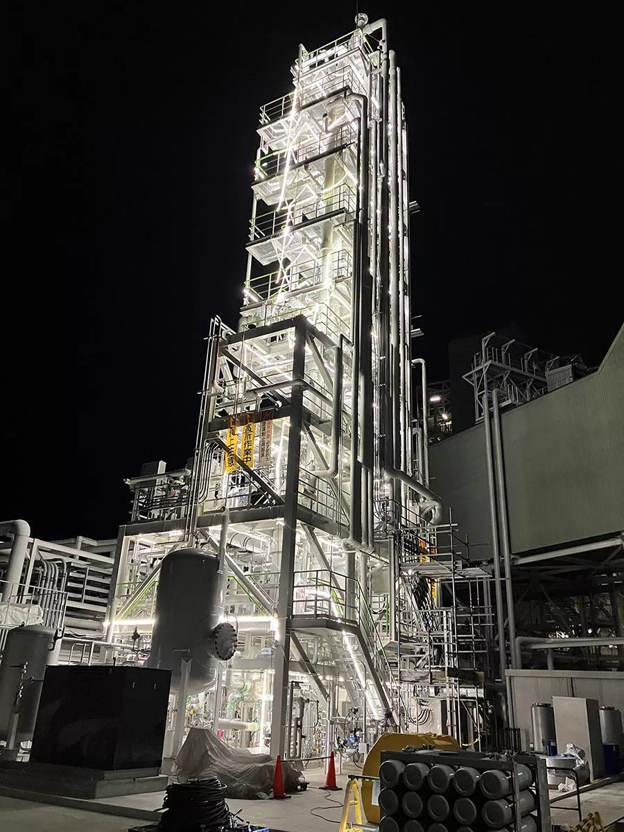 Foto: Künstlerische Darstellung des CO2-Einfangs aus einem mit Feuchtigkeit beladenen Gasstrom mittels CALF-20. ©Copyright: B. Schröder/HZDR