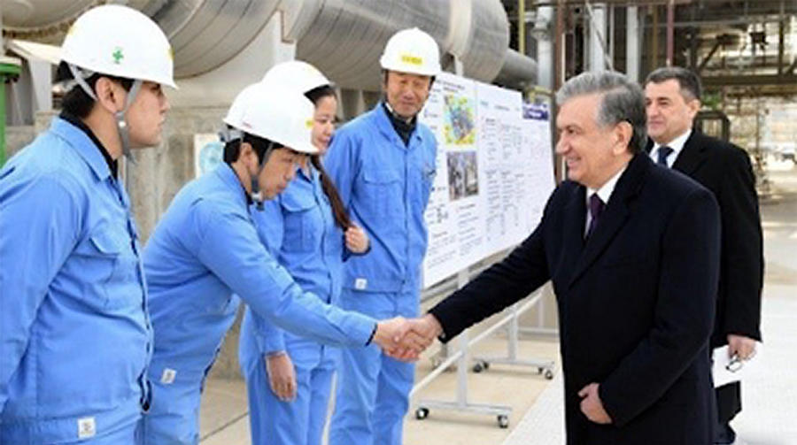 Receiving a visit by the President of Uzbekistan.
He also attended the completion ceremony.