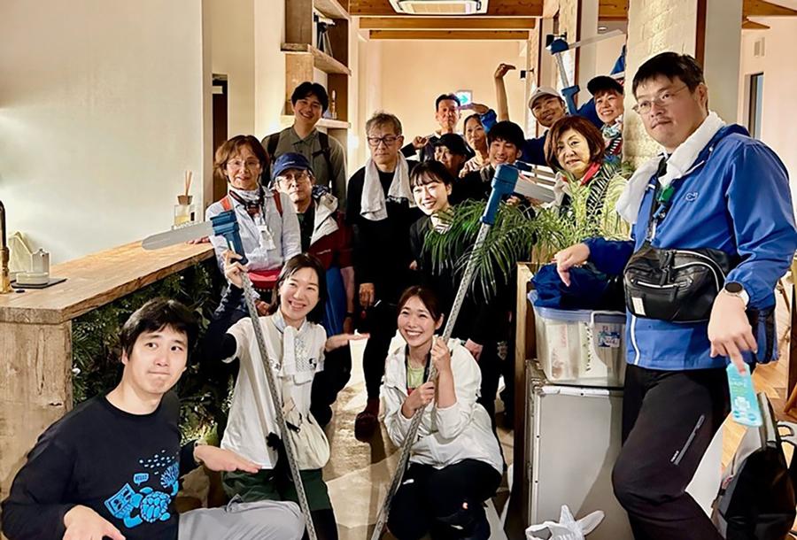 調査に出発するボランティアの皆さん