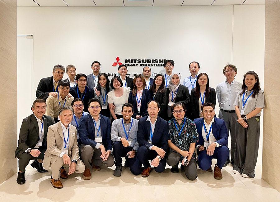In the afternoon of November 21, all participants paid a visit to Mitsubishi Heavy Industries (Thailand) Ltd. or MHIT to see Energy Management System (EMS) being developed by MHIT based on wireless network connection.
